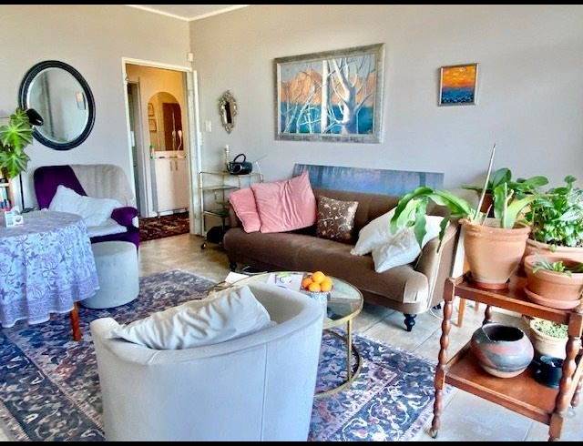 2 BEDROOM APARTMENT FOR SALE IN FISH HOEK